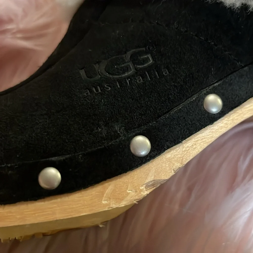UGG CLOGS SIZE 7 - Picture 5 of 6